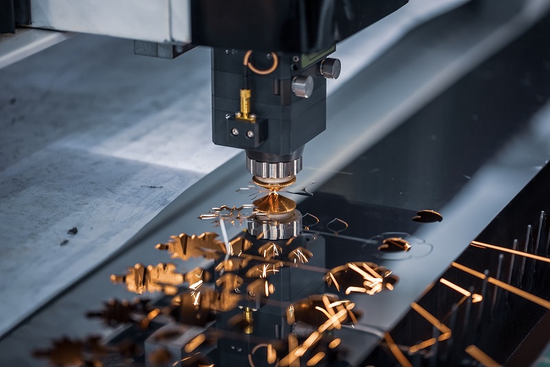 La automatización de la maquinaria de chapa metálica es habitual y en ella ha colaborado Lantek con el fabricante de equipos originales Euromac
